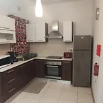 Sliema central apartment *