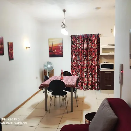 Апартаменты Sliema Central Apartment Слима