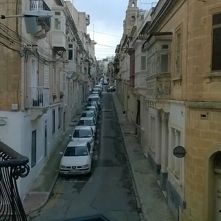 Sliema Central Apartment Слима